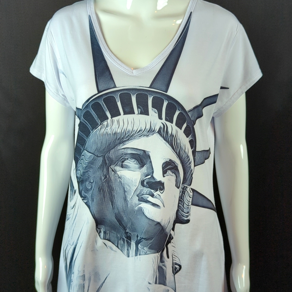 Sweet Gisele New York sz L Statue of Liberty V-Neck Short Sleeve T-shirt - Picture 2 of 6